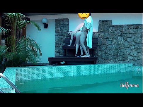 ❤️ Boss býður vinnukonu í sundlaugina, en gat ekki staðist heitt ❤️❌ Fjandinn myndband  á klám is.moresexmovies.ru ❤